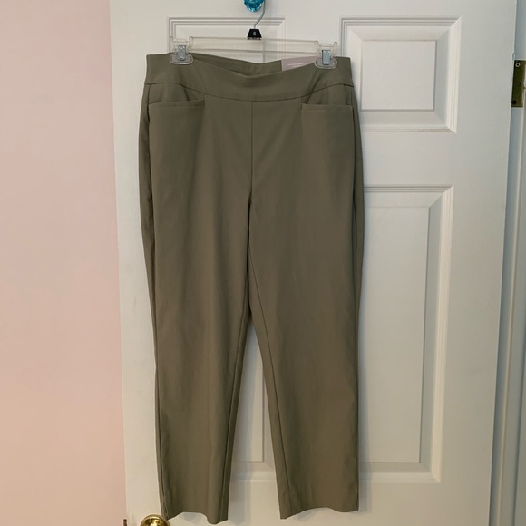 NWT Chicos So Slimming Pants - Picture 2 of 8